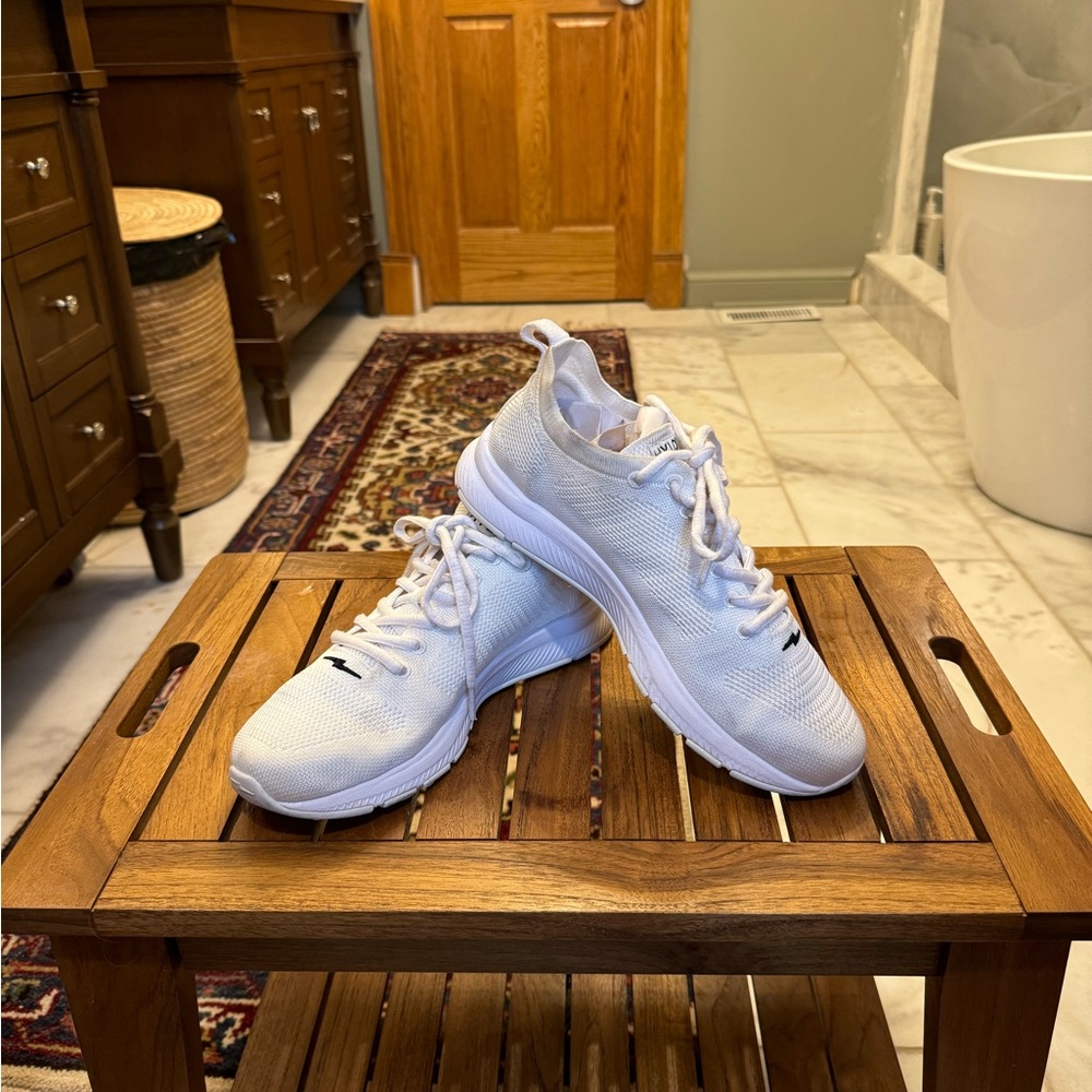 HYLO lite running shoes
